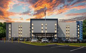 Alexis Inn And Suites Hotel